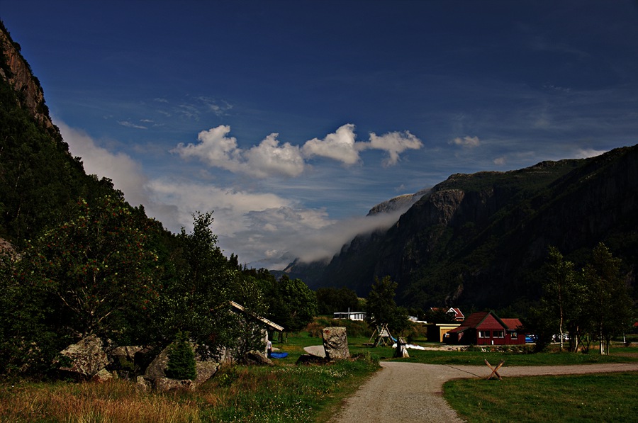 http://daybyframe.com/wp-content/uploads/2011/07/frafjord_1.jpg